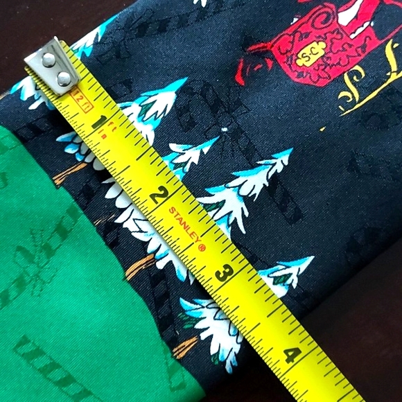 HALLMARK Novelties Men's Holiday Tie Santa In Sleigh With Reindeer - Picture 11 of 12